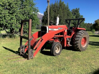Massey Ferguson 1085 tractor