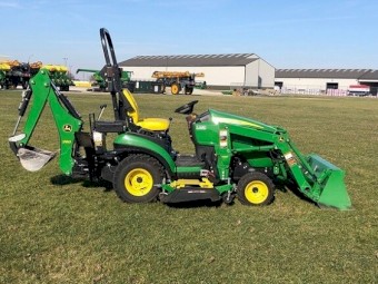 2017 John Deere 1025R