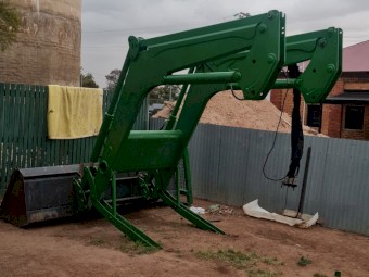 2005 John Deere 7920 Front end Loader Tractor