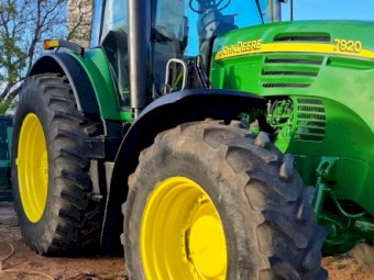 2005 John Deere 7920 Front end Loader Tractor