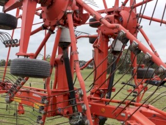 Kuhn GA 7501 Twin Rotary Rake 