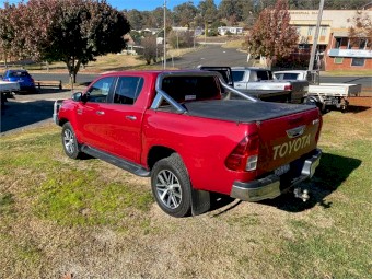 2016 Hilux SR5 Manual Dual Cab 4x4