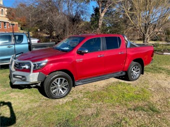 2016 Hilux SR5 Manual Dual Cab 4x4