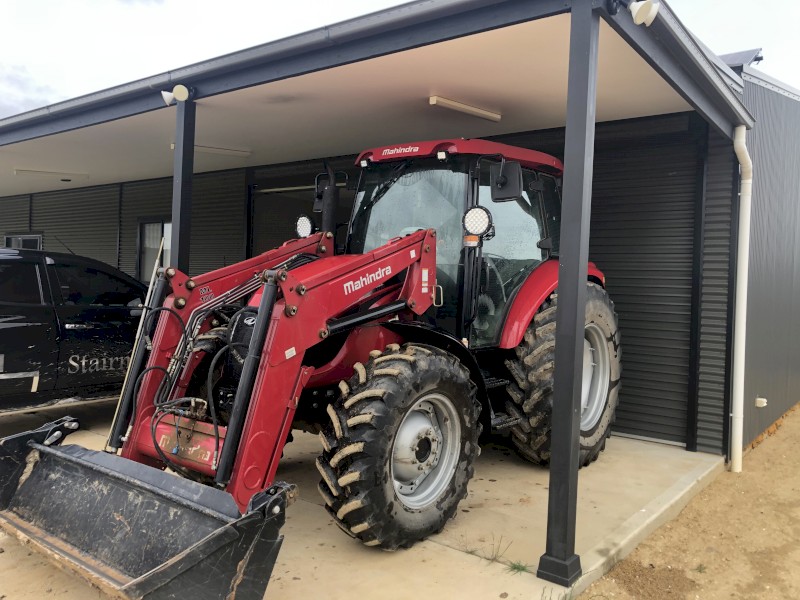 2018 Mahindra mFORCE 100hp Tractor / Loader