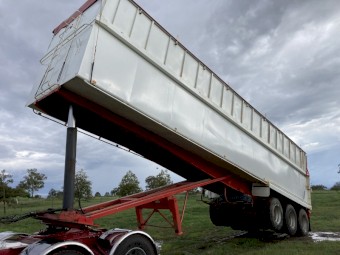 1989 White 36ft Tipper