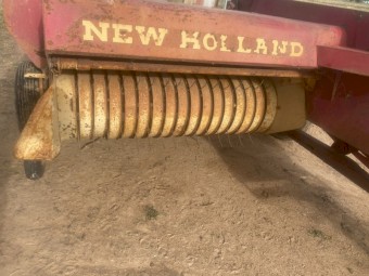 New Holland 275 Hayliner Small Square Baler