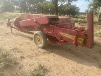New Holland 275 Hayliner Small Square Baler