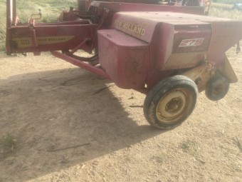 New Holland 275 Hayliner Small Square Baler