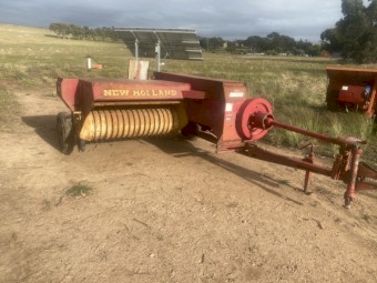 New Holland 275 Hayliner Small Square Baler