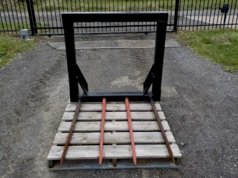 Heavy Duty 4 Spear Tractor Hay Fork Attachment