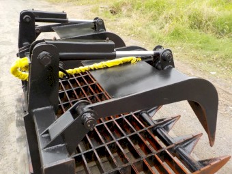 Skid Steer Loader Grapple Bucket/Demolition Bucket/Rock Bucket/Shaker Bucket/Stick Bucket