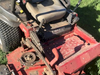 TORO  ZERO-TURN  MOWER