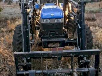 New Holland TT75 Tractor