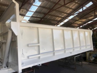 Side Tipper 11m3 Herculean