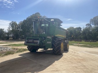 John Deere 9760STS 4WD Header