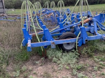 2000 Gason air seeder bar