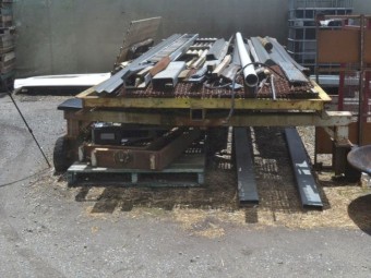 A large HD flatbed steerable trailer - 560cm(L) x 203cm(W) x 80cm(H)