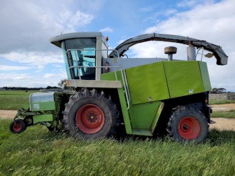 Claas 880 Jaguar forage harveter