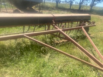 Napier 418  trash seeder with bandseeder 