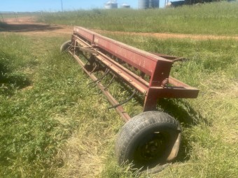 Napier 418  trash seeder with bandseeder 