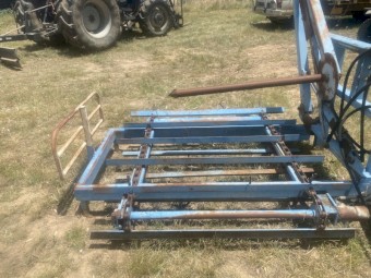 Hay roller feedout cart 3pl