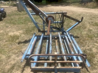 Hay roller feedout cart 3pl