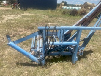 Hay roller feedout cart 3pl