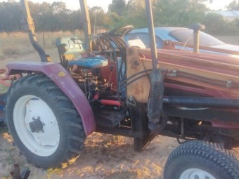 2009 Lazhong LZ 304 4wd Tractor FE loader