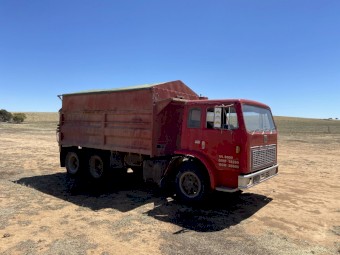 International Acco Tipper 1930A