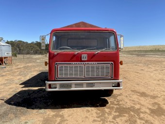 International Acco Tipper 1930A