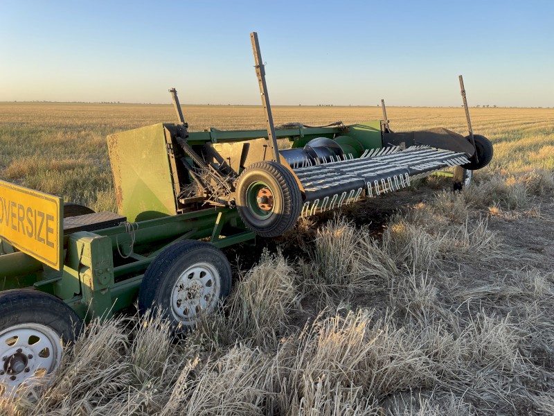 14ft Phillips Canola Front 2000