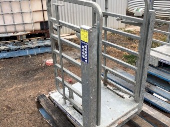 Peak Hill Sheep Handler