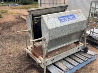 Peak Hill Sheep Handler