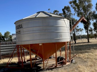 Sherwell Field Bin 1511D with PTO Auger