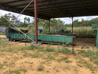 Rotary chaff mill