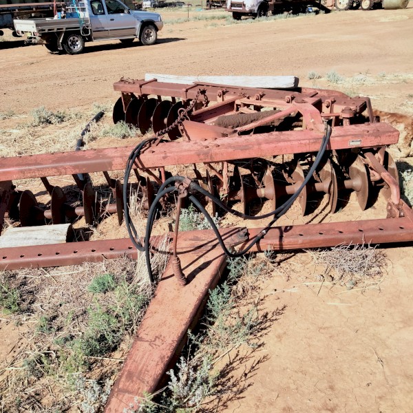 International Disc Set Farm Tender