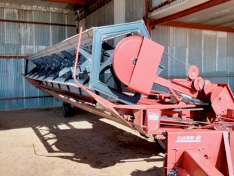 Case 8220 Windrower