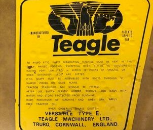 Teagle fertilizer and grass seed spreader