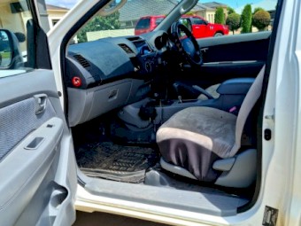 2010 Toyota Hilux SR 3 litre 4x4 Single Cab