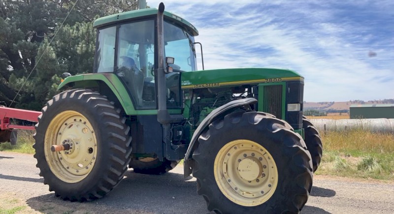 John Deere Tractor 7800