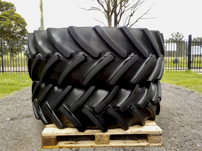 2 x Continental Contract AC70T 580/70  R38 Heavy Lug Tractor Tyres