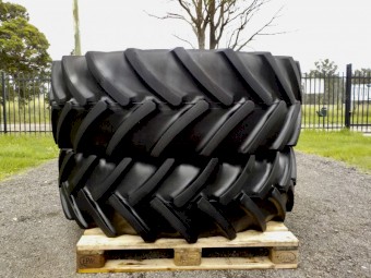 2 x Continental Contract AC70T 580/70  R38 Heavy Lug Tractor Tyres