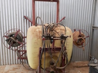 Ford New Holland 6610 loader Tractor, Hardi spray unit 