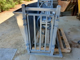 Arrowquip sheep catcher