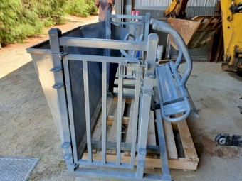 Arrowquip sheep catcher