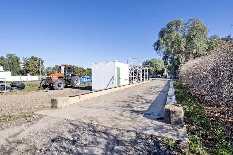 Land with Public Weighbridge