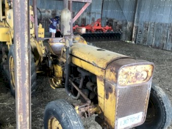 Massey Ferguson Industrial Tractor MF 702 1967 Work Bull 4cyl diesel