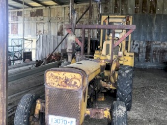 Massey Ferguson Industrial Tractor MF 702 1967 Work Bull 4cyl diesel
