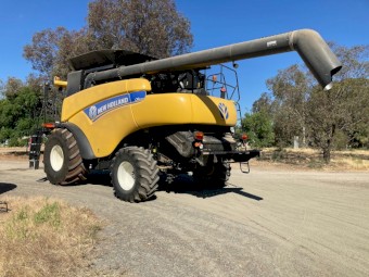 2012 New Holland CR 8090 Header