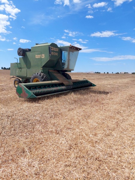 Horwood Bagshaw 2140 Header with open and comb fronts